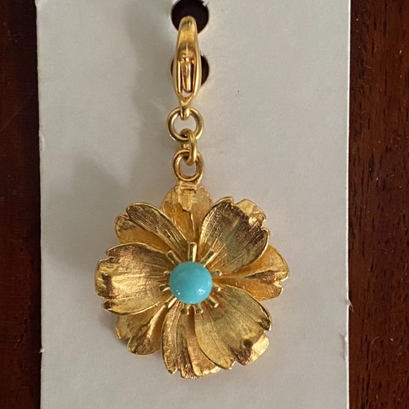 Gold Tone Flower pendant Turquoise center Anthro - Picture 1 of 11